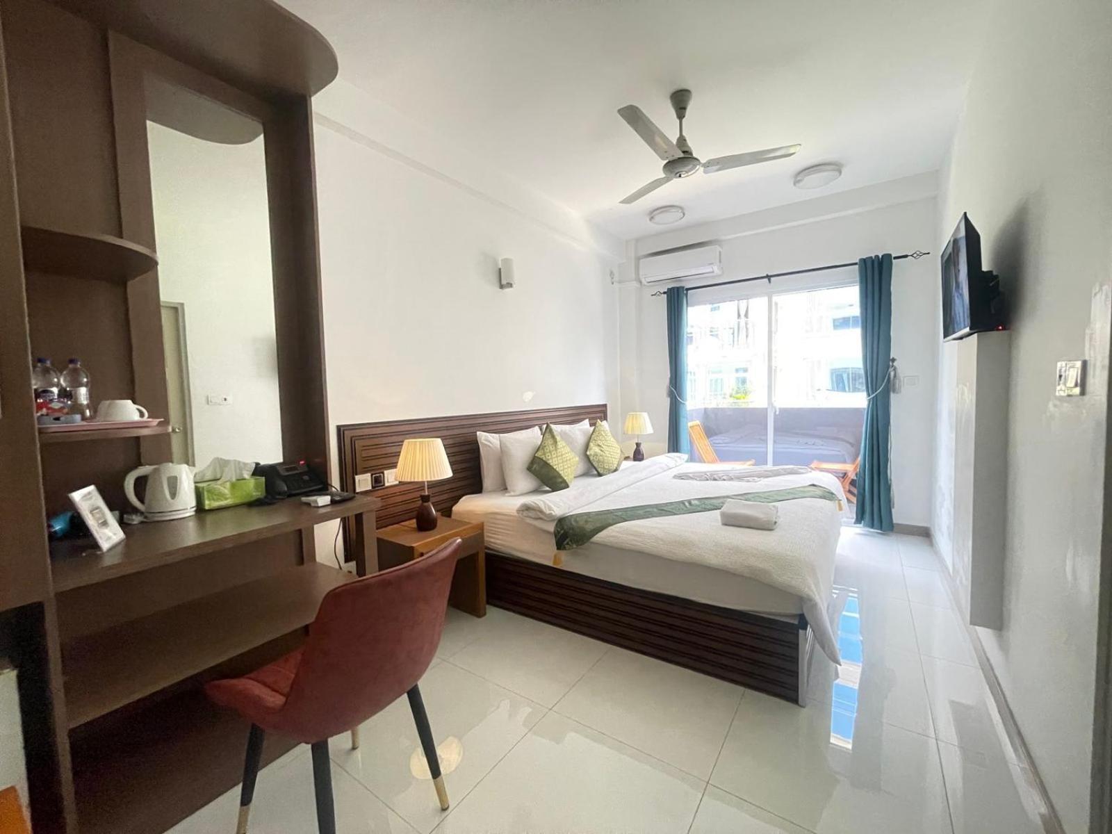 Hs Miracle Grand Hotel Хулхумале Екстериор снимка