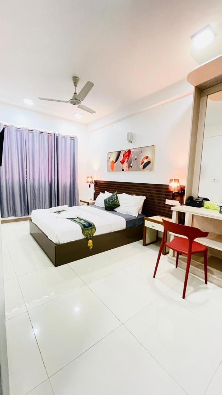 Hs Miracle Grand Hotel Хулхумале Екстериор снимка