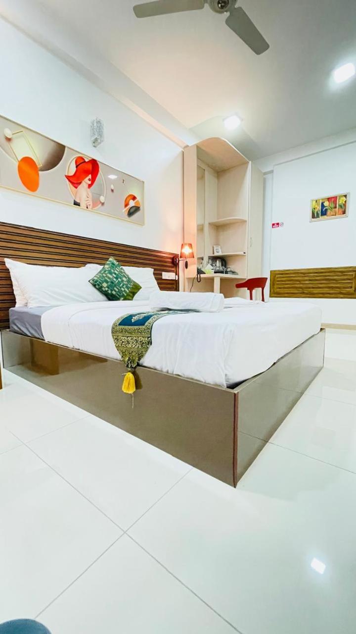 Hs Miracle Grand Hotel Хулхумале Екстериор снимка